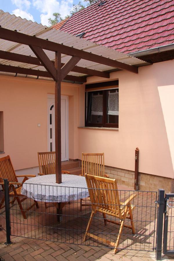 Landhaus "Zum Frosch" Kalbsrieth Exterior photo